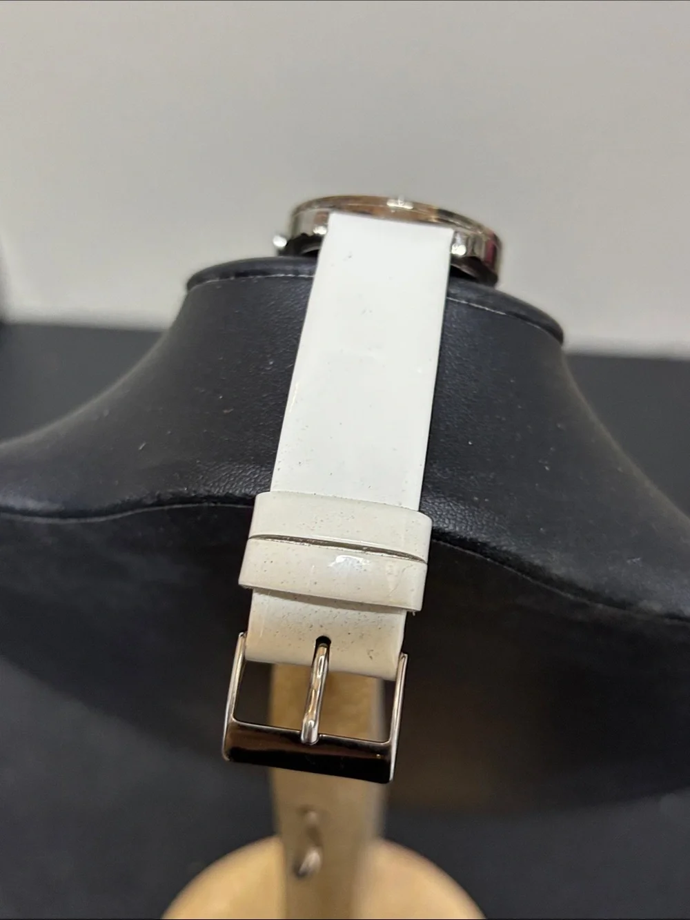 Guess Y2K Crystal-Trim Silver Dial Working Watch White Leather Strap Retro
